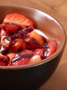 Fraises, yaourt et chocolat